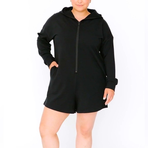 Large | Smash+Tess: The Malibu Shorty Romper | Midnight Black - Picture 3 of 8